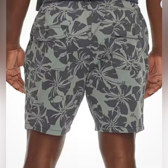 NWT Mutual Weave Big & Tall Chino Board 8” Short Green Hibiscus Print - Size 54 - Picture 2 of 9